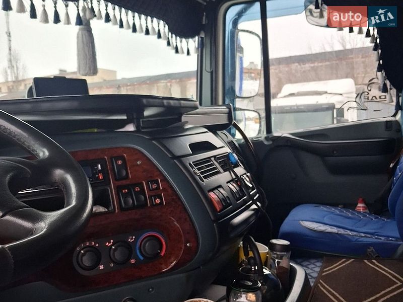Тентованый DAF XS47 2004 в Павлограде