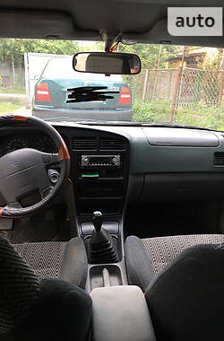 Лифтбек Daihatsu Applause 1999 в 