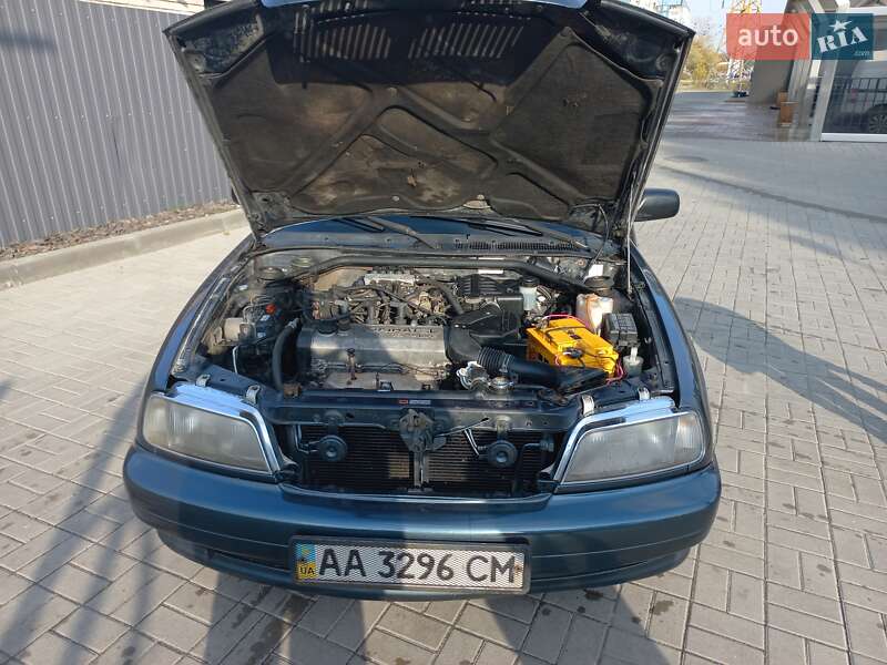Седан Daihatsu Applause 1990 в Дніпрі