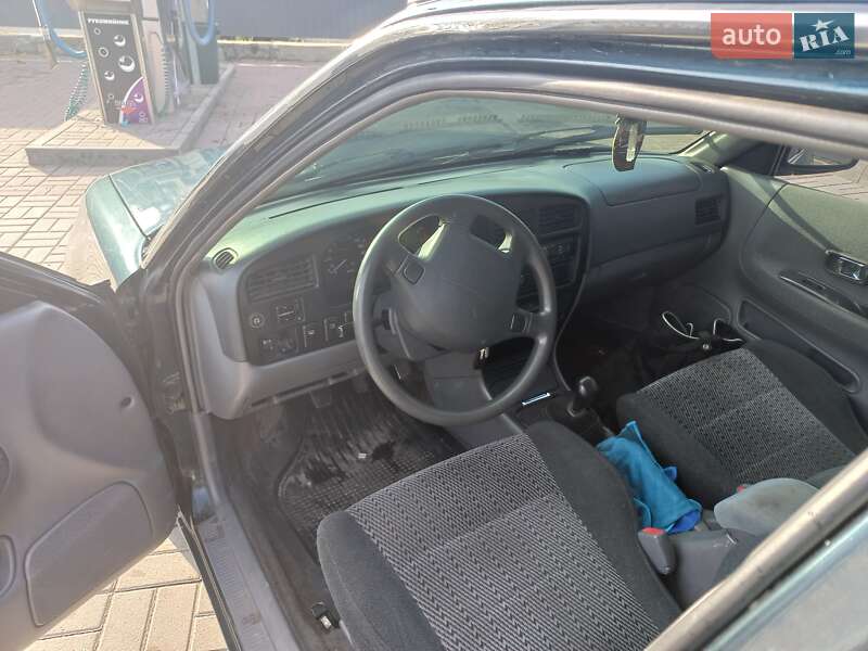 Седан Daihatsu Applause 1990 в Дніпрі