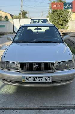 Лифтбек Daihatsu Applause 1999 в 