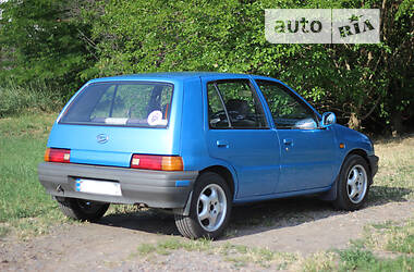 Хэтчбек Daihatsu Charade 1984 в 