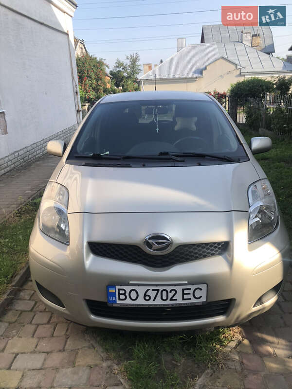 Daihatsu Charade 2012