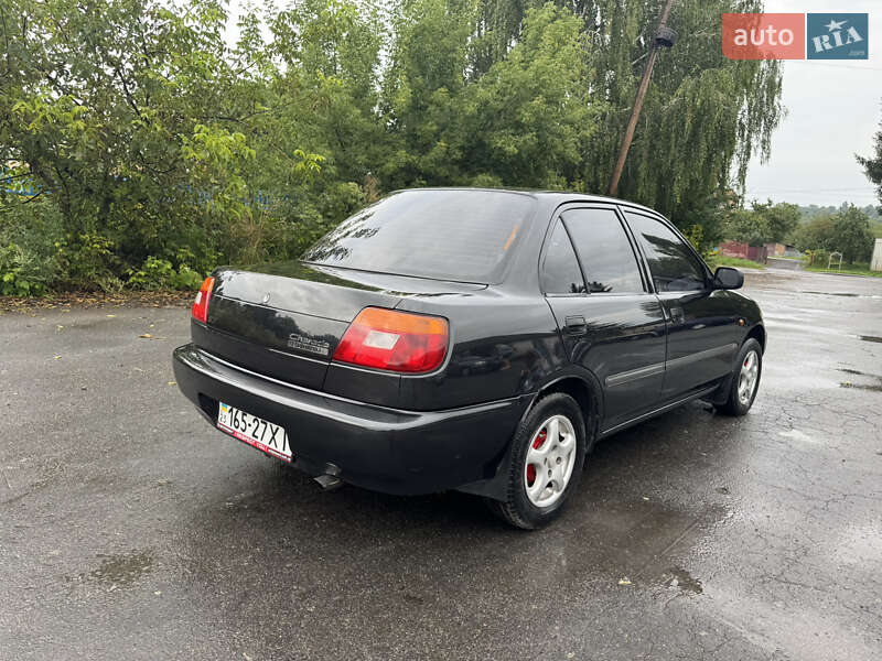 Седан Daihatsu Charade 1996 в Хмельницком