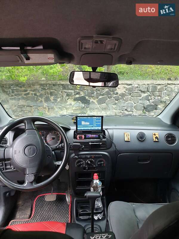 Хэтчбек Daihatsu Cuore 2005 в Ровно