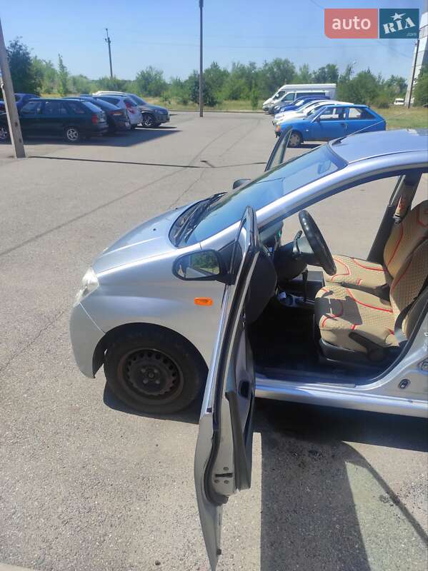 Хэтчбек Daihatsu Cuore 2005 в Кривом Роге