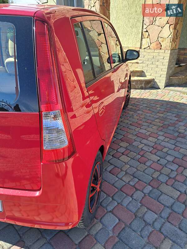 Хетчбек Daihatsu Cuore 2006 в Лубнах