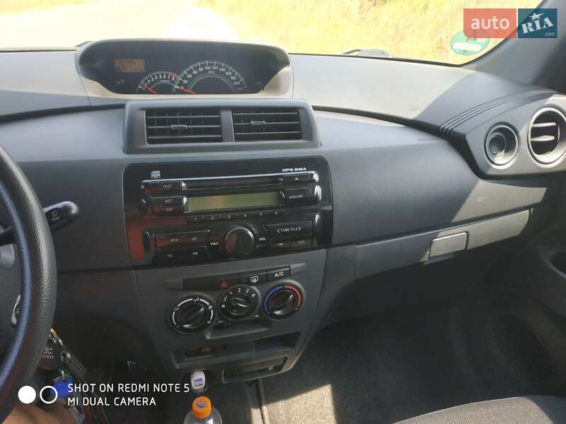 Седан Daihatsu Materia 2008 в Новом Роздоле