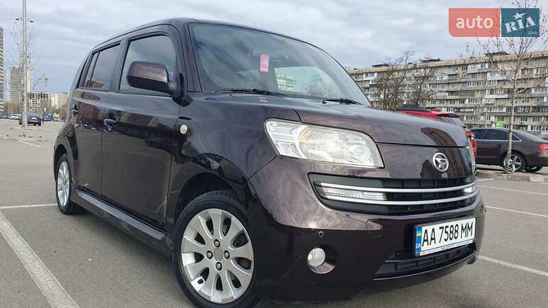 Хэтчбек Daihatsu Materia 2007 в 