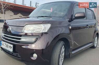 Хэтчбек Daihatsu Materia 2007 в 