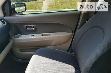 Хэтчбек Daihatsu Sirion 2006 в 
