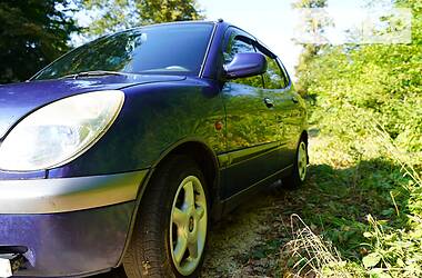 Хетчбек Daihatsu Sirion 2000 в Бориславі