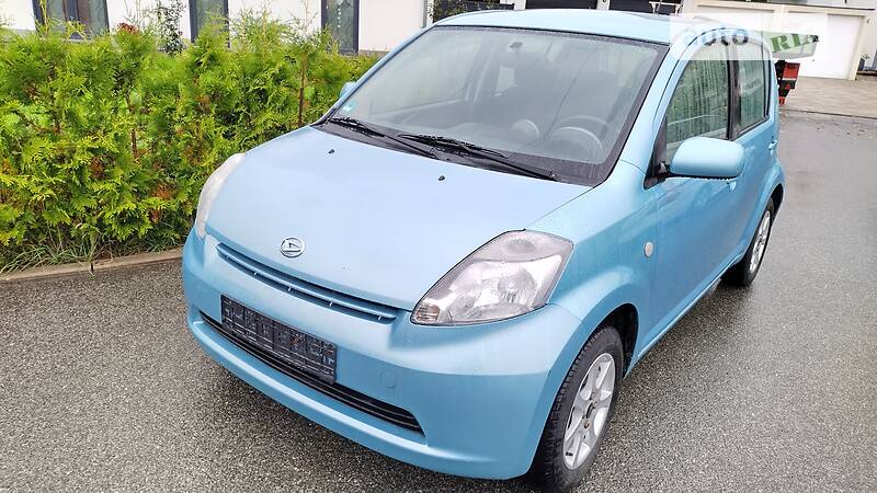 Хэтчбек Daihatsu Sirion 2006 в Лубнах