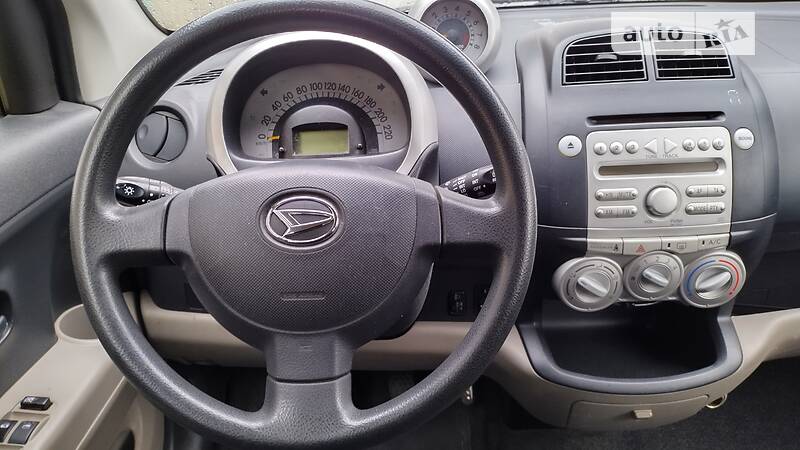 Хэтчбек Daihatsu Sirion 2006 в Лубнах