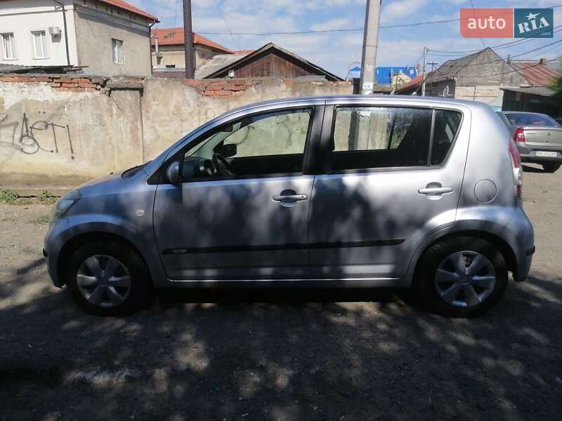 Хетчбек Daihatsu Sirion 2008 в Києві