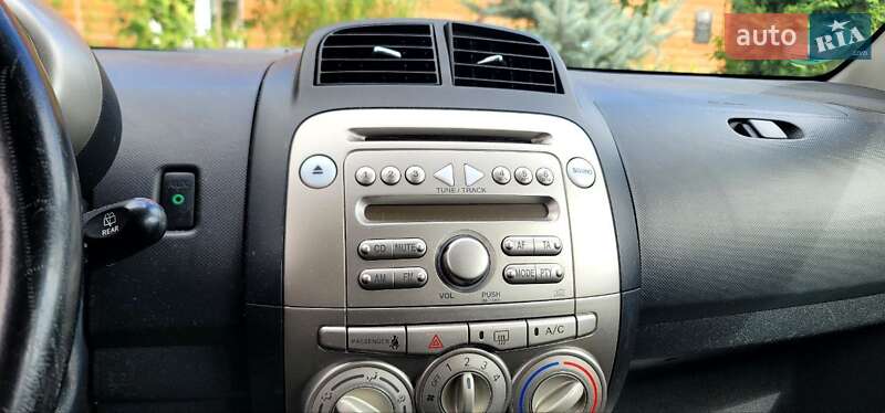 Седан Daihatsu Sirion 2007 в Стрые