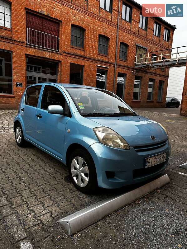 Седан Daihatsu Sirion 2008 в Ирпене