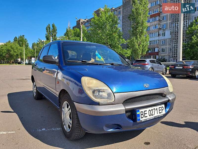 Хэтчбек Daihatsu Sirion 1999 в Николаеве