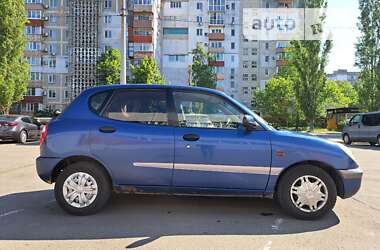 Хэтчбек Daihatsu Sirion 1999 в Николаеве