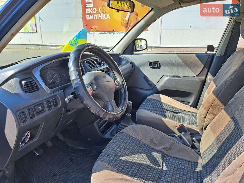 Хэтчбек Daihatsu Sirion 1999 в Николаеве
