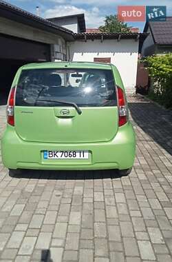 Хэтчбек Daihatsu Sirion 2005 в Ровно