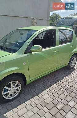 Хэтчбек Daihatsu Sirion 2005 в Ровно