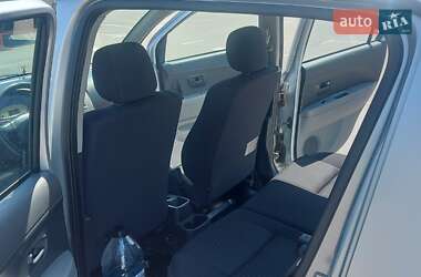 Хэтчбек Daihatsu Sirion 2008 в 