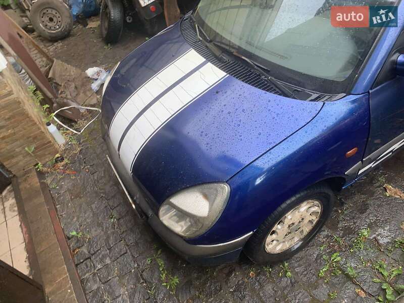 Хэтчбек Daihatsu Sirion 1998 в Харькове