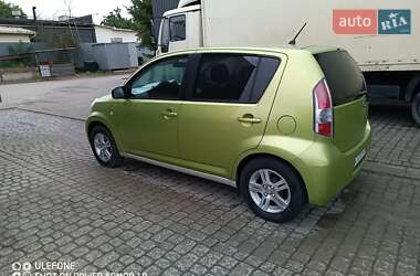 Хэтчбек Daihatsu Sirion 2007 в 