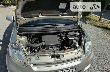 Хэтчбек Daihatsu Sirion 2009 в 