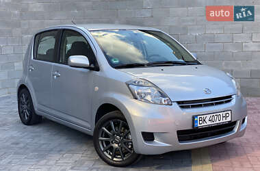 Хэтчбек Daihatsu Sirion 2010 в Ровно