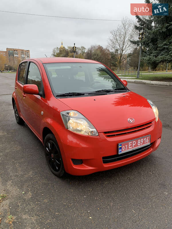 Хэтчбек Daihatsu Sirion 2010 в Ровно