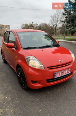 Хэтчбек Daihatsu Sirion 2010 в 