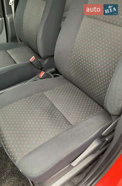 Хэтчбек Daihatsu Sirion 2010 в 