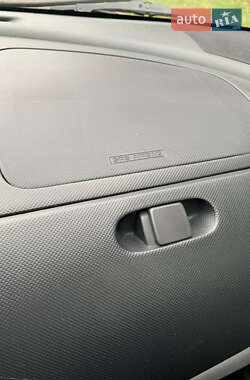 Хэтчбек Daihatsu Sirion 2010 в 