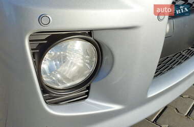 Хэтчбек Daihatsu Sirion 2007 в 