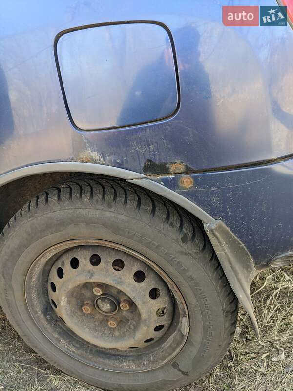 Хэтчбек Daihatsu Sirion 2000 в Чернигове