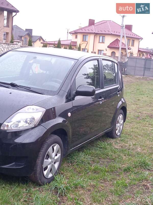 Хэтчбек Daihatsu Sirion 2010 в Тернополе