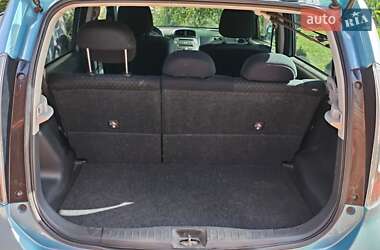 Хетчбек Daihatsu Sirion 2008 в 