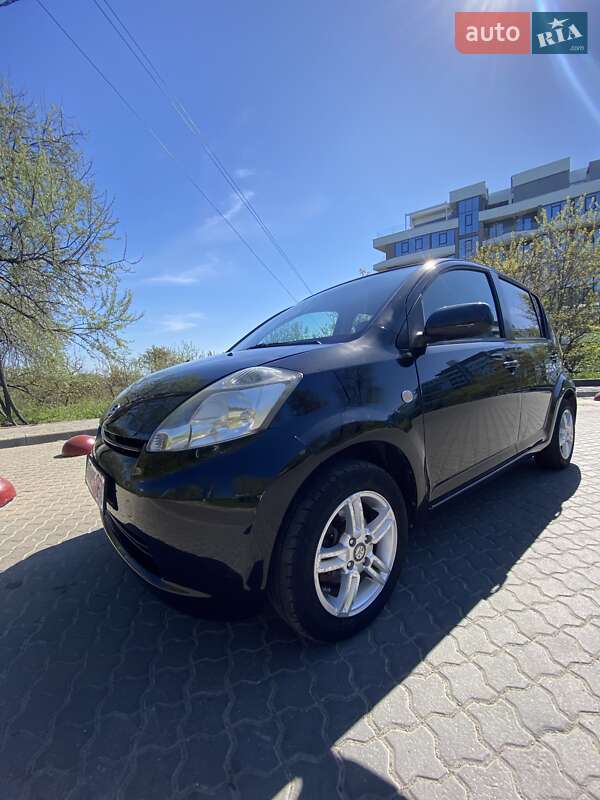 Хэтчбек Daihatsu Sirion 2008 в Одессе