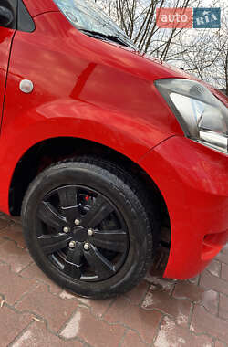 Хэтчбек Daihatsu Sirion 2008 в 