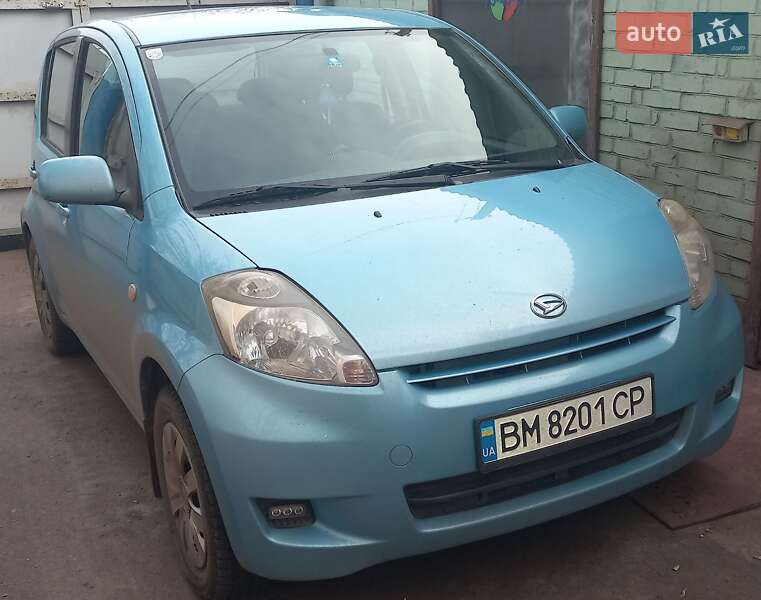 Хэтчбек Daihatsu Sirion 2007 в 