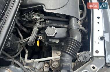 Хэтчбек Daihatsu Sirion 2006 в 