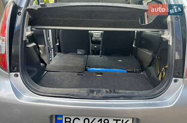 Хэтчбек Daihatsu Sirion 2006 в 