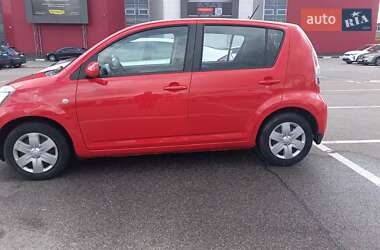 Хэтчбек Daihatsu Sirion 2008 в 