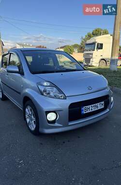Хэтчбек Daihatsu Sirion 2006 в 
