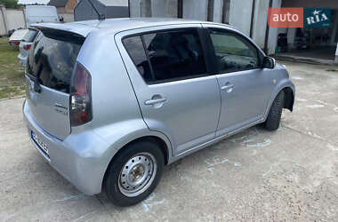 Хэтчбек Daihatsu Sirion 2006 в 