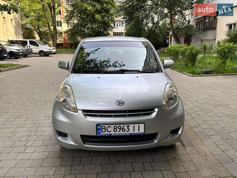 Хэтчбек Daihatsu Sirion 2008 в 