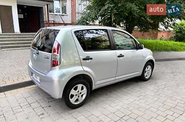 Хэтчбек Daihatsu Sirion 2008 в 