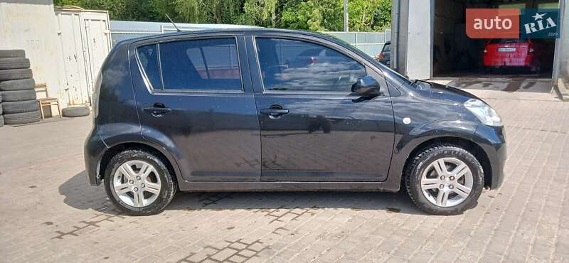 Хетчбек Daihatsu Sirion 2009 в Тернополі